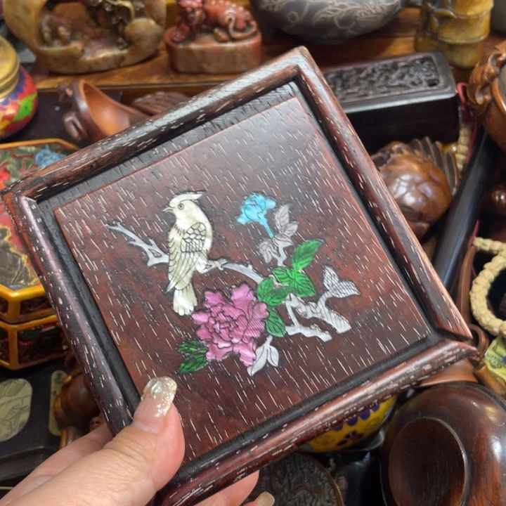 紫檀木类端景台陶瓷艺术艺术中心的设计