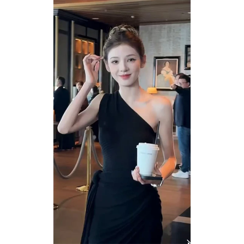 【张予曦同款】小众轻奢单肩斜领露肩收褶长飘带修身包臀裙连衣裙潮