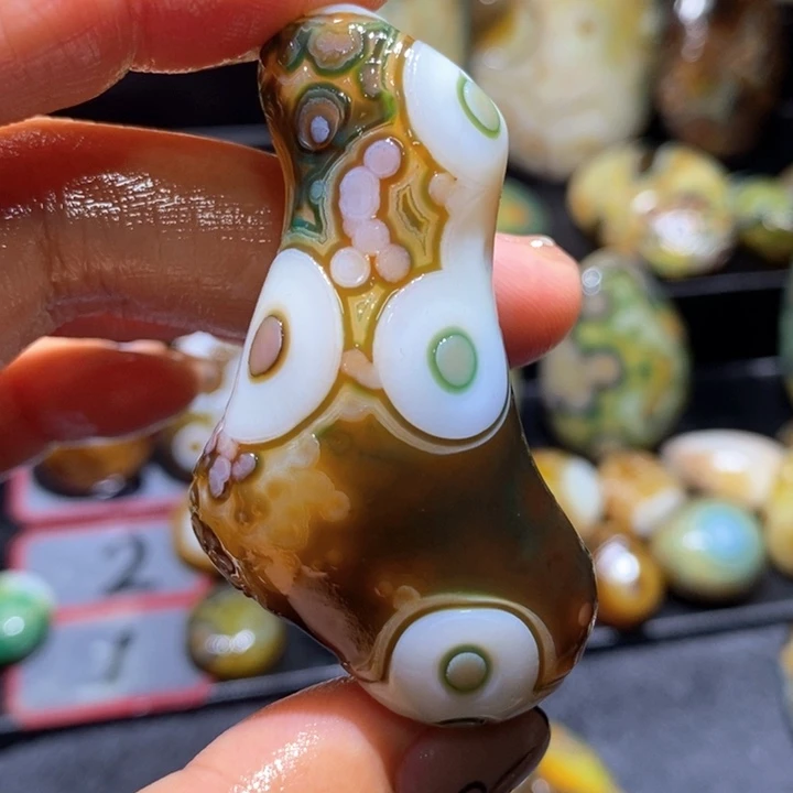 玛瑙/玉髓玛瑙吊坠未镶嵌