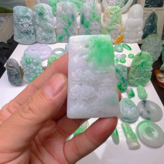 翡翠未镶嵌颈饰翡翠