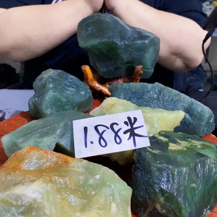蛇纹石玉未镶嵌原石
