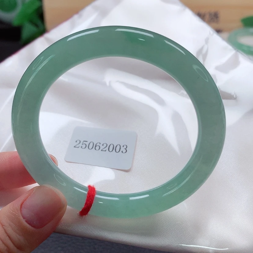 【闪购商品】未镶嵌手镯（圆镯）翡翠S****e天然a货翡翠