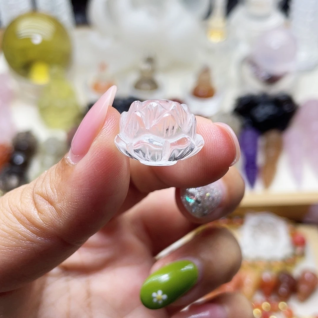 颈饰未镶嵌水晶莲花