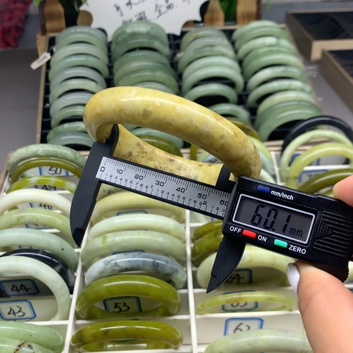 未镶嵌蛇纹石玉手镯62