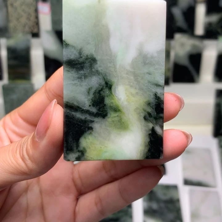 独山玉颈饰未镶嵌