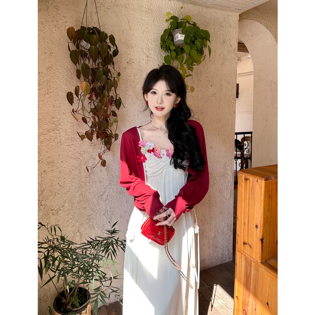 SE【栀眠】连衣裙女春纯欲甜美立体花朵吊带压褶垂感大摆连衣裙