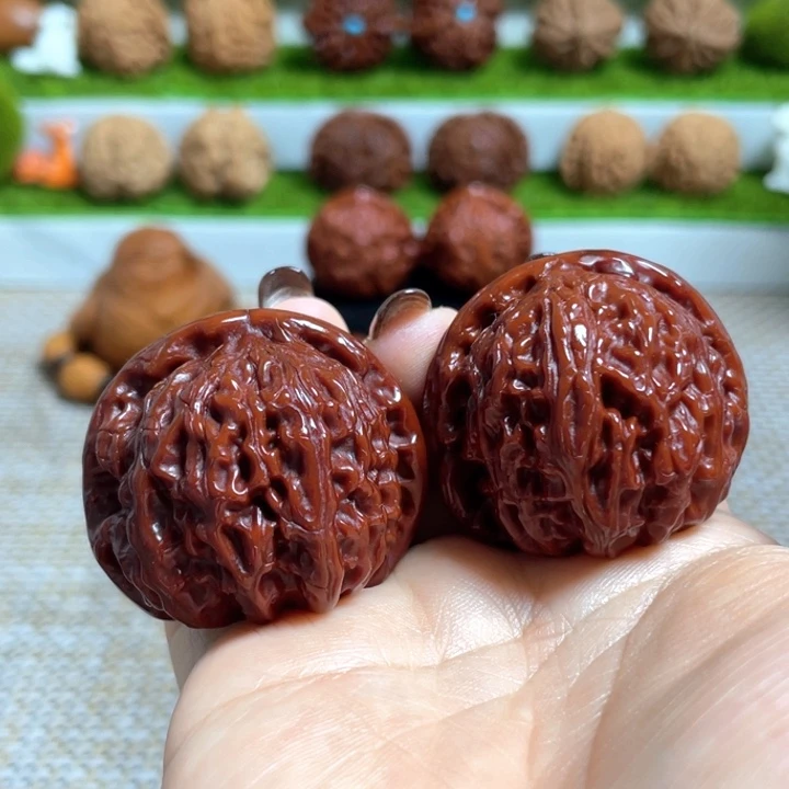 文玩核桃把件白狮子