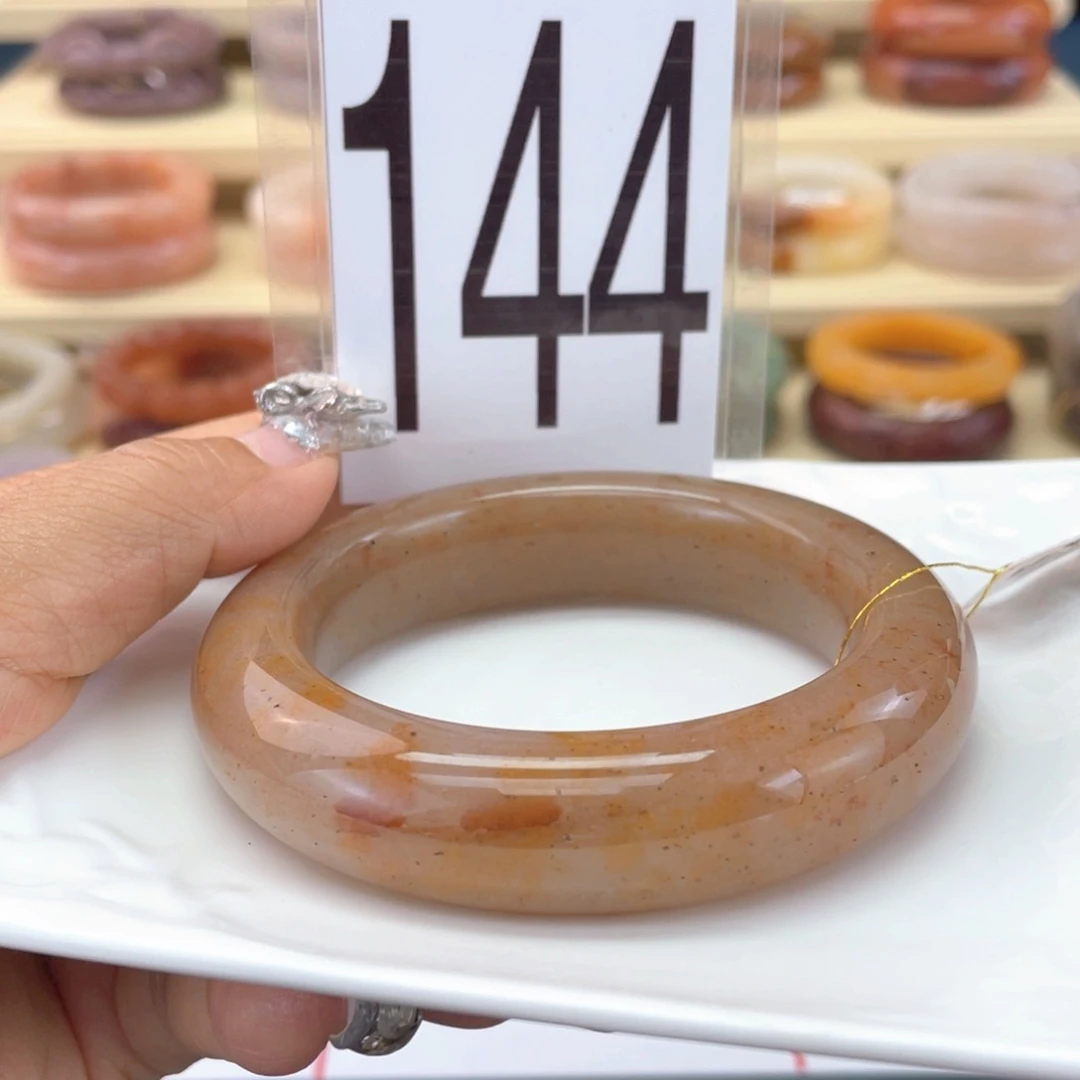 石英岩玉手镯未镶嵌