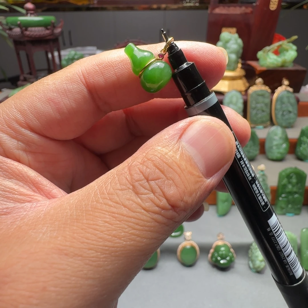 和田玉18K金镶嵌挂件