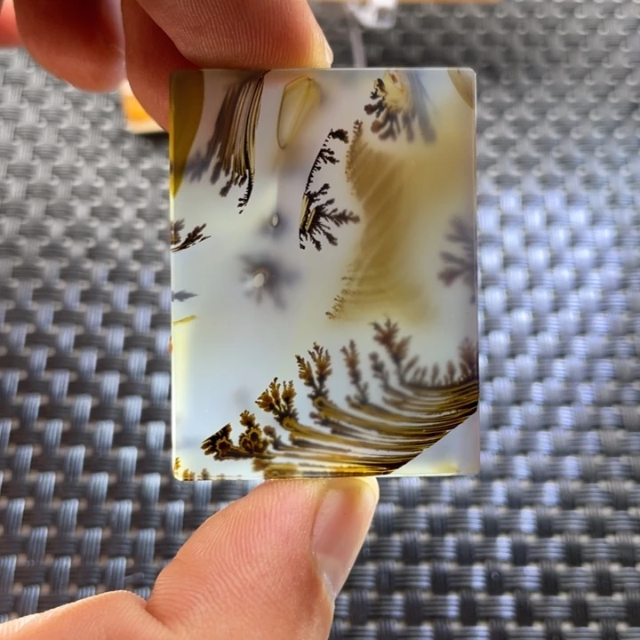 水***社玛瑙/玉髓未镶嵌颈饰