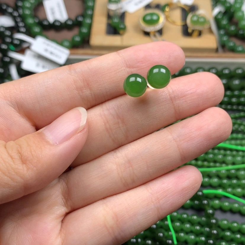 【闪购商品】18K金镶嵌和田玉（碧玉）耳钉马*跳