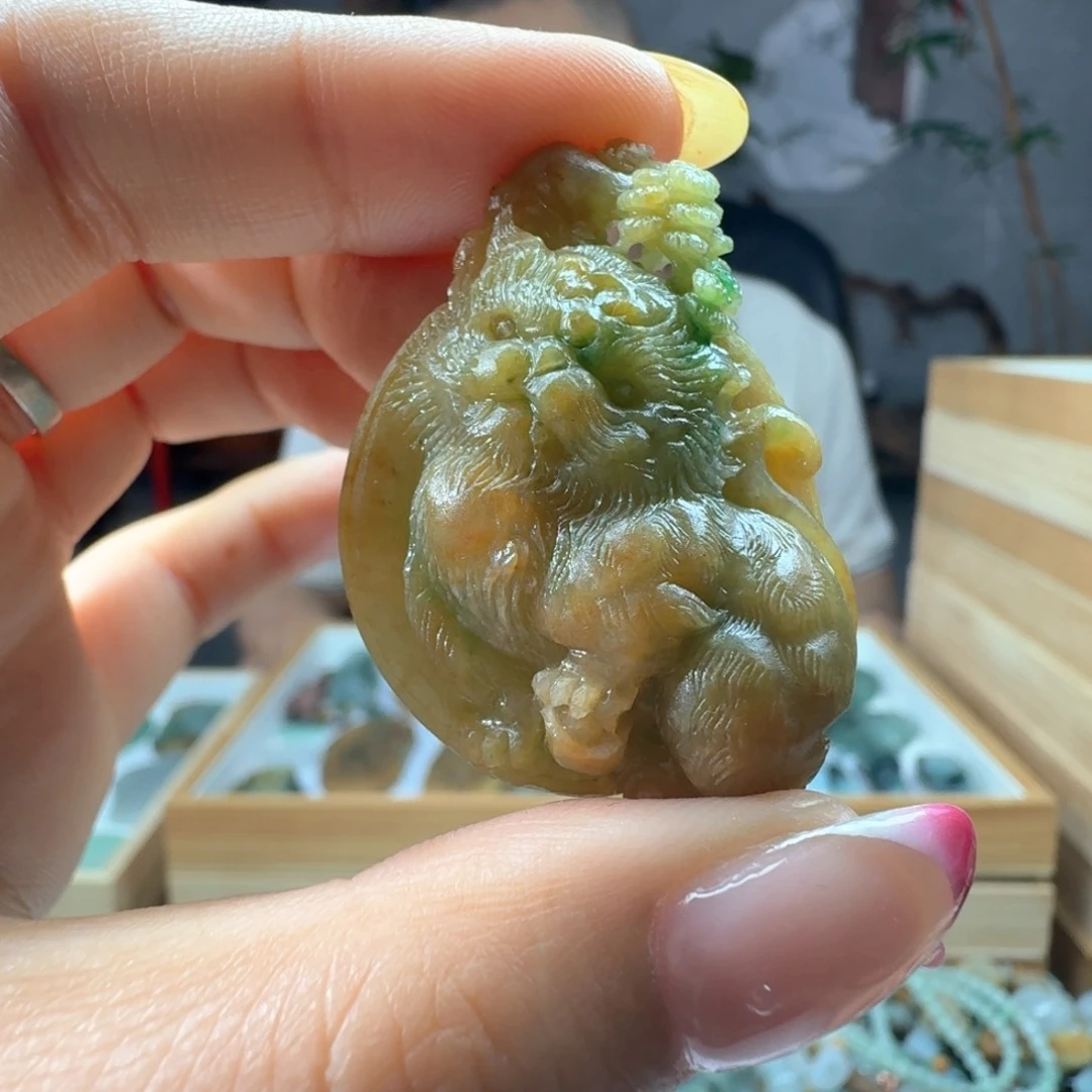 定制翡翠未镶嵌依*酱虎