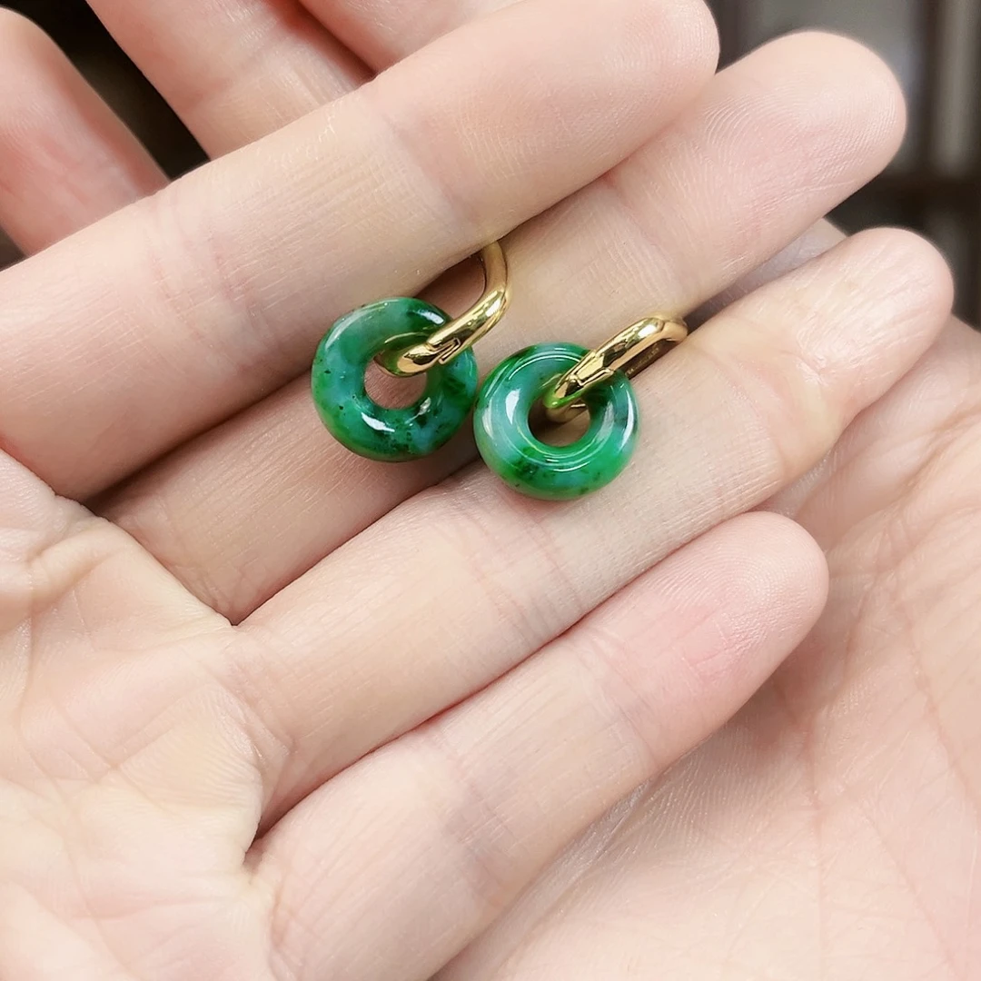 翡翠颈饰未镶嵌耳饰多样性