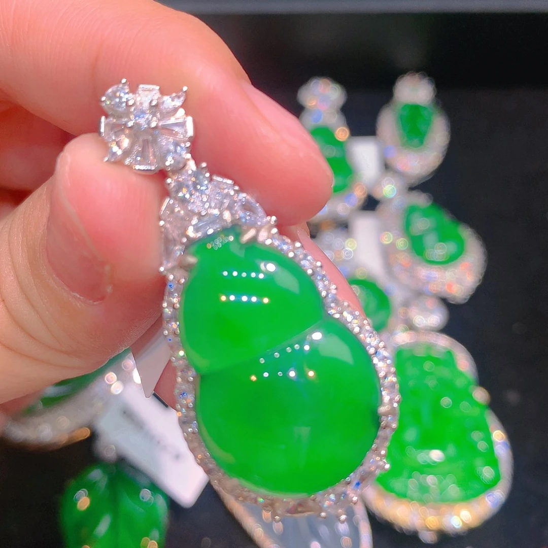 翡翠银S925镶嵌颈饰翡翠