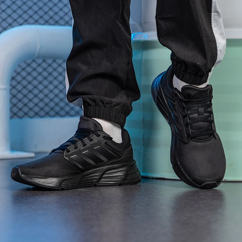 Adidas阿迪达斯男鞋人生跑鞋运动鞋轻便缓震跑步鞋慢跑鞋GW4138