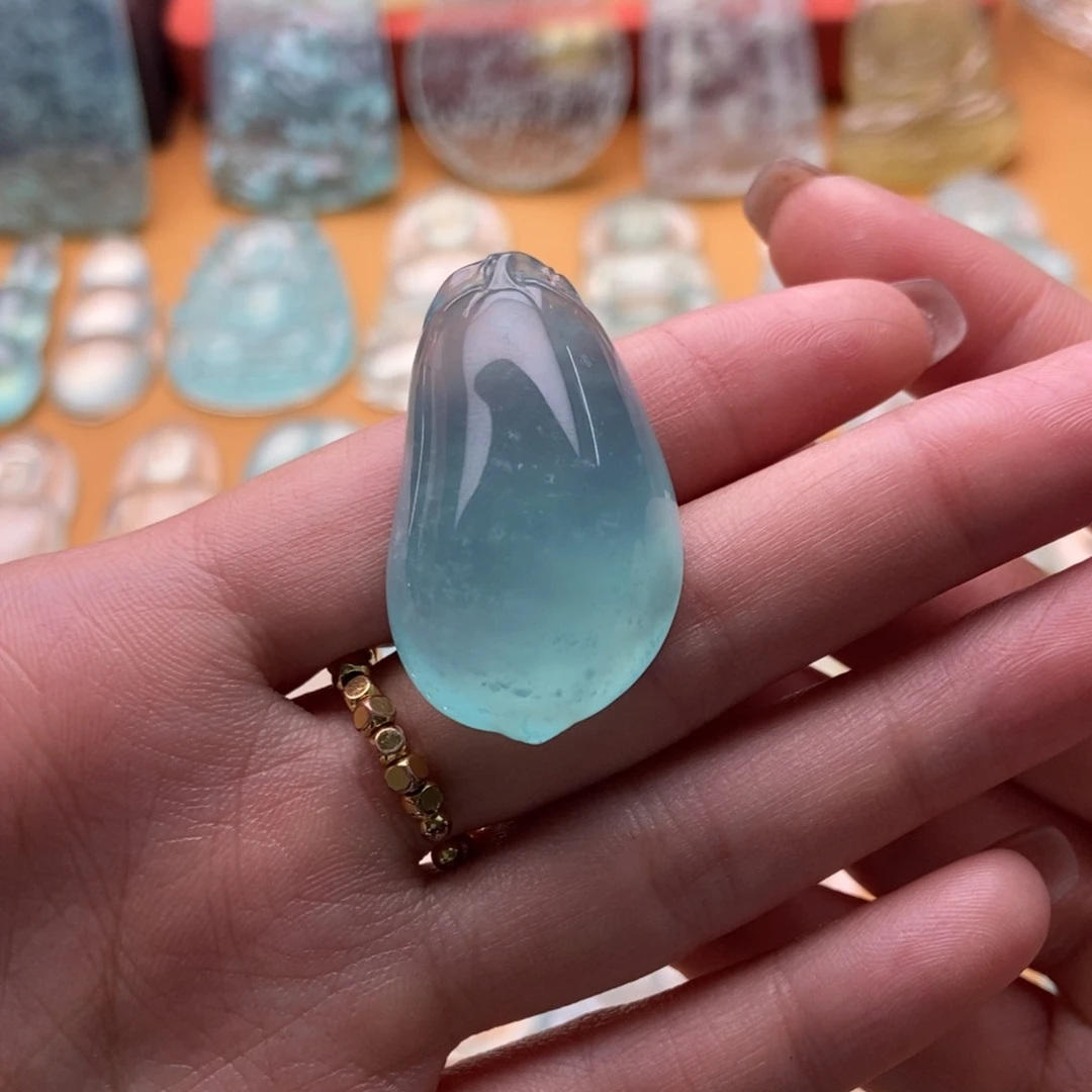 蛇纹石玉颈饰未镶嵌瓜