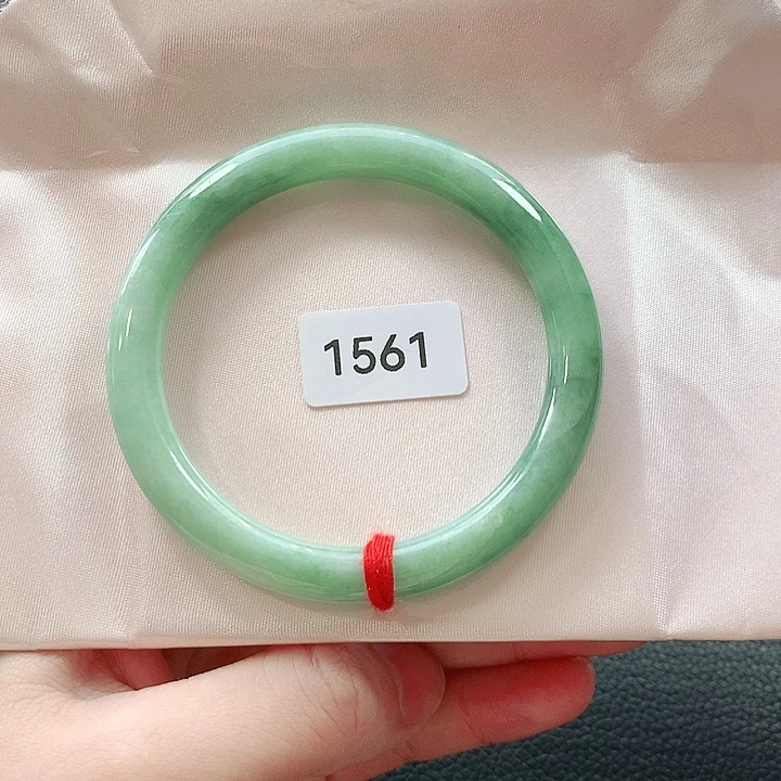 翡翠手镯未镶嵌天然翡翠手镯