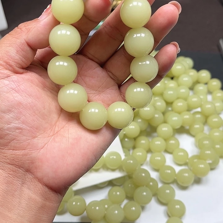 和田玉（糖玉）未镶嵌颈饰