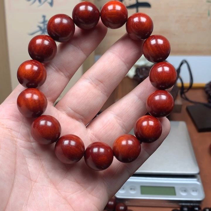 L***.檀香紫檀（小叶紫檀）1.5/18颗