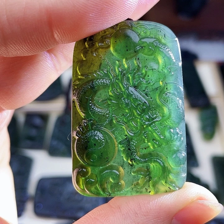 蛇纹石玉未镶嵌挂件