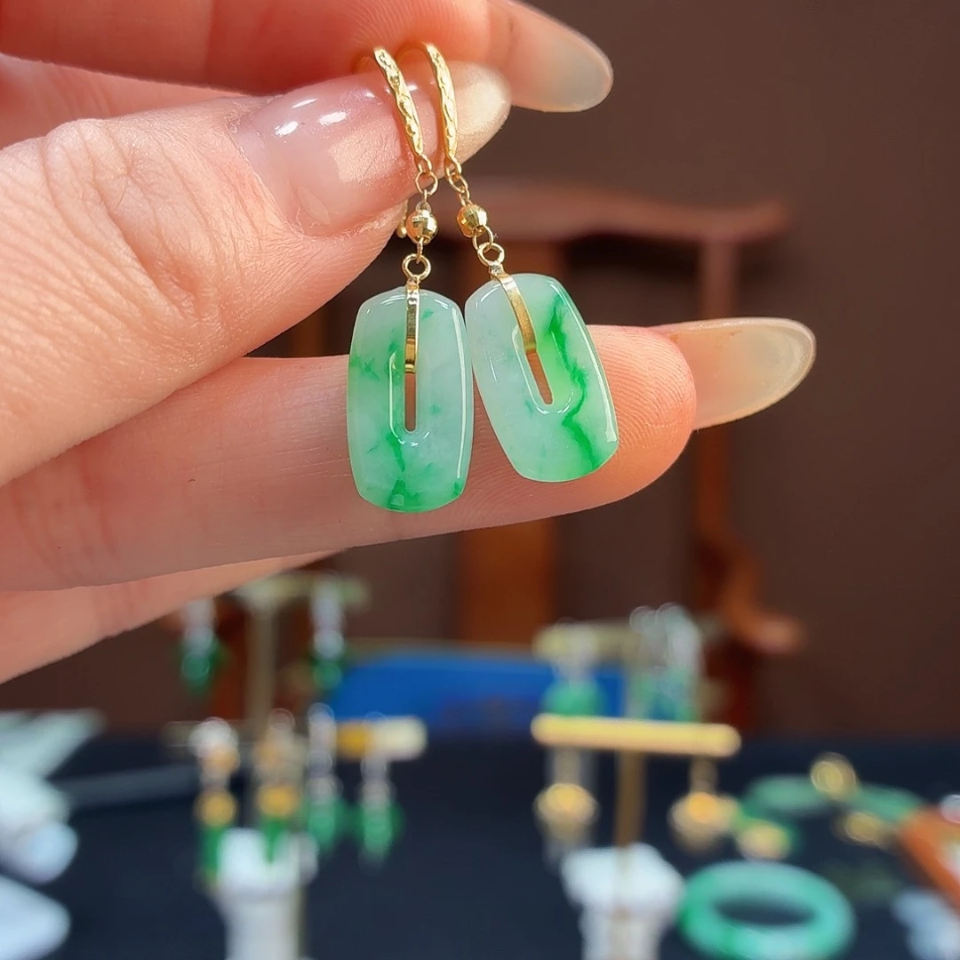 翡翠18K金镶嵌耳饰