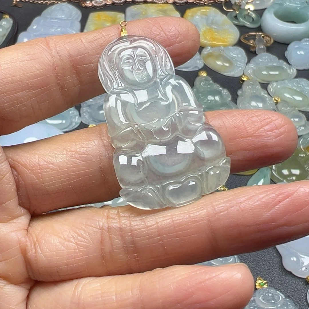 翡翠18K金镶嵌颈饰观音