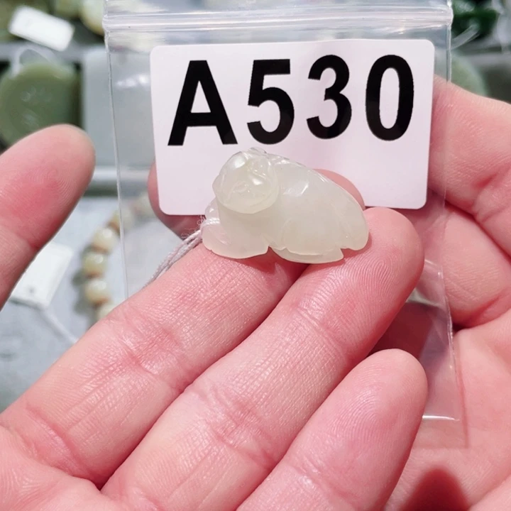 和田玉未镶嵌颈饰漫**生