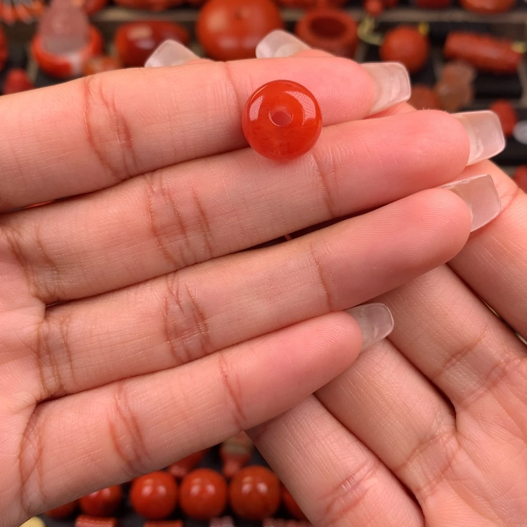 南红玛瑙未镶嵌牛血火焰扣子12+