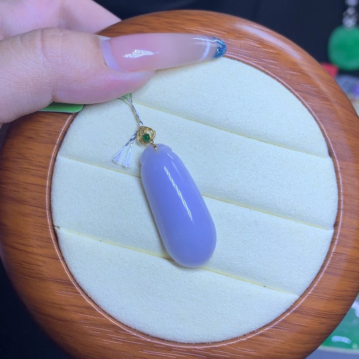 颈饰18K金镶嵌翡翠天然