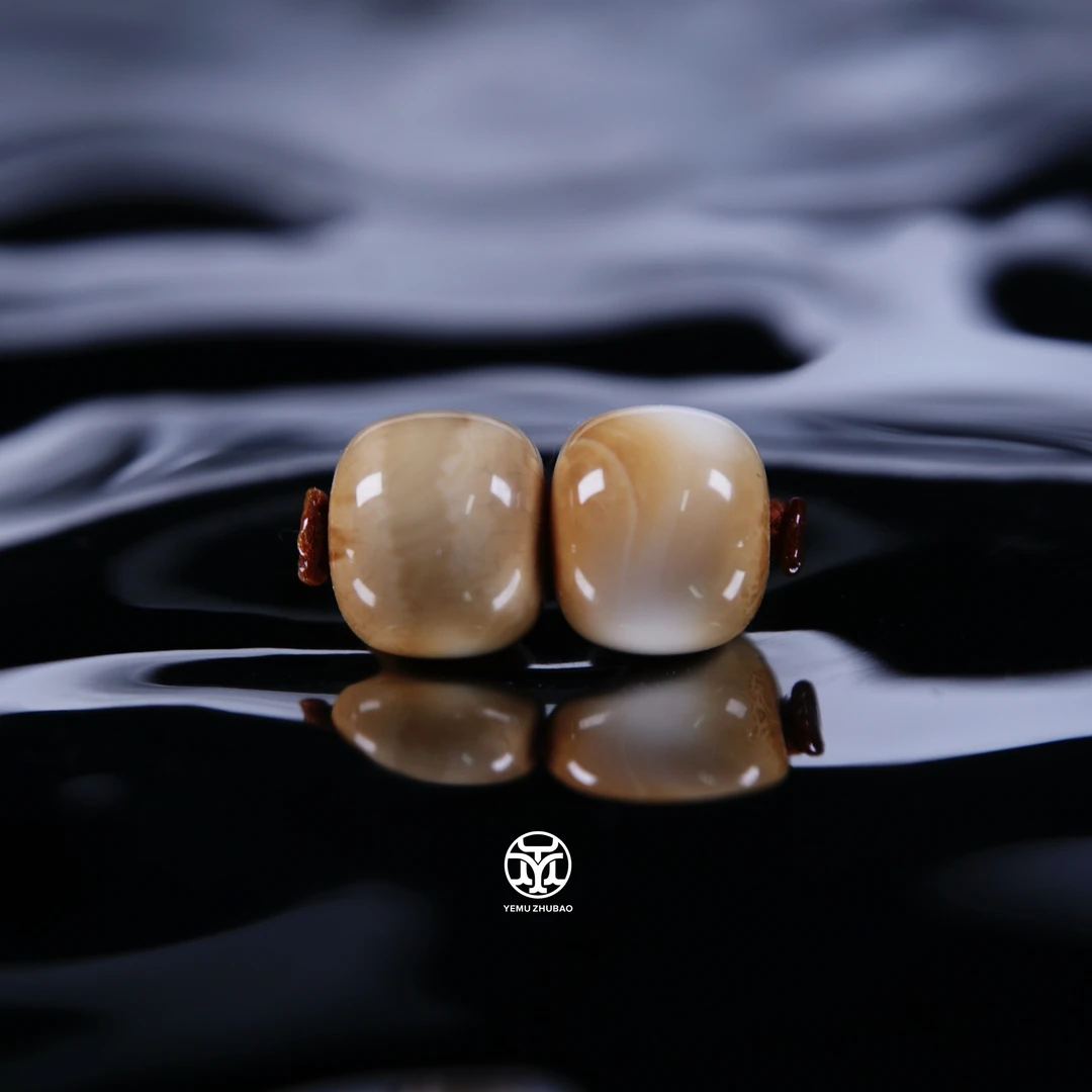 Y1（7.2mm）7毫米同料彩沁咖啡豆老型对珠 一物一拍 天然俄料蜜蜡