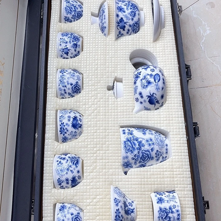 孤品茶具套装等。