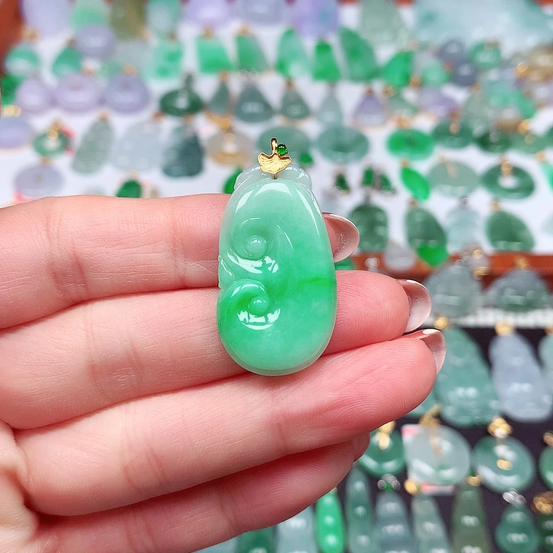 翡翠颈饰18K金镶嵌天然翡翠A货