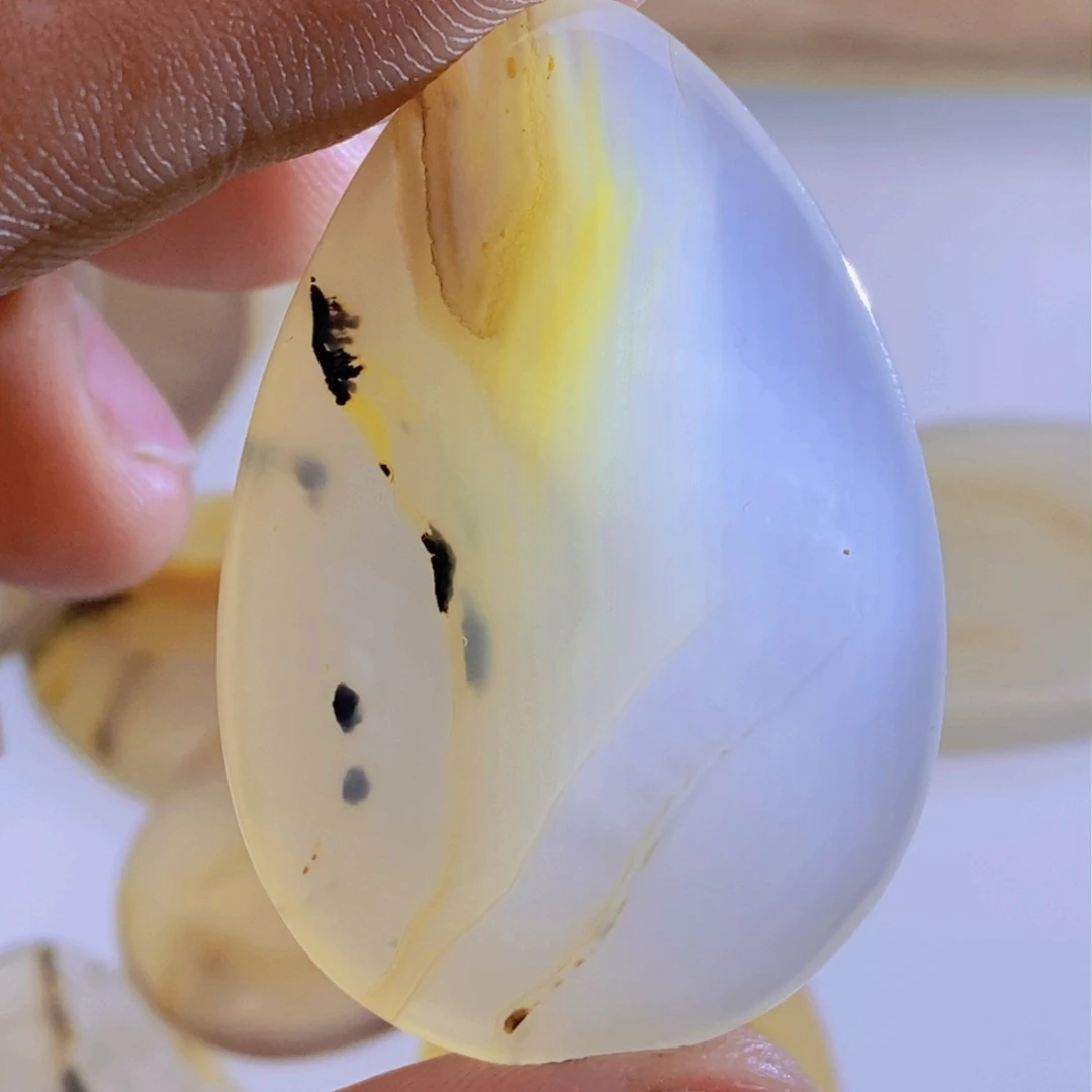 玛瑙/玉髓颈饰未镶嵌鹏****）