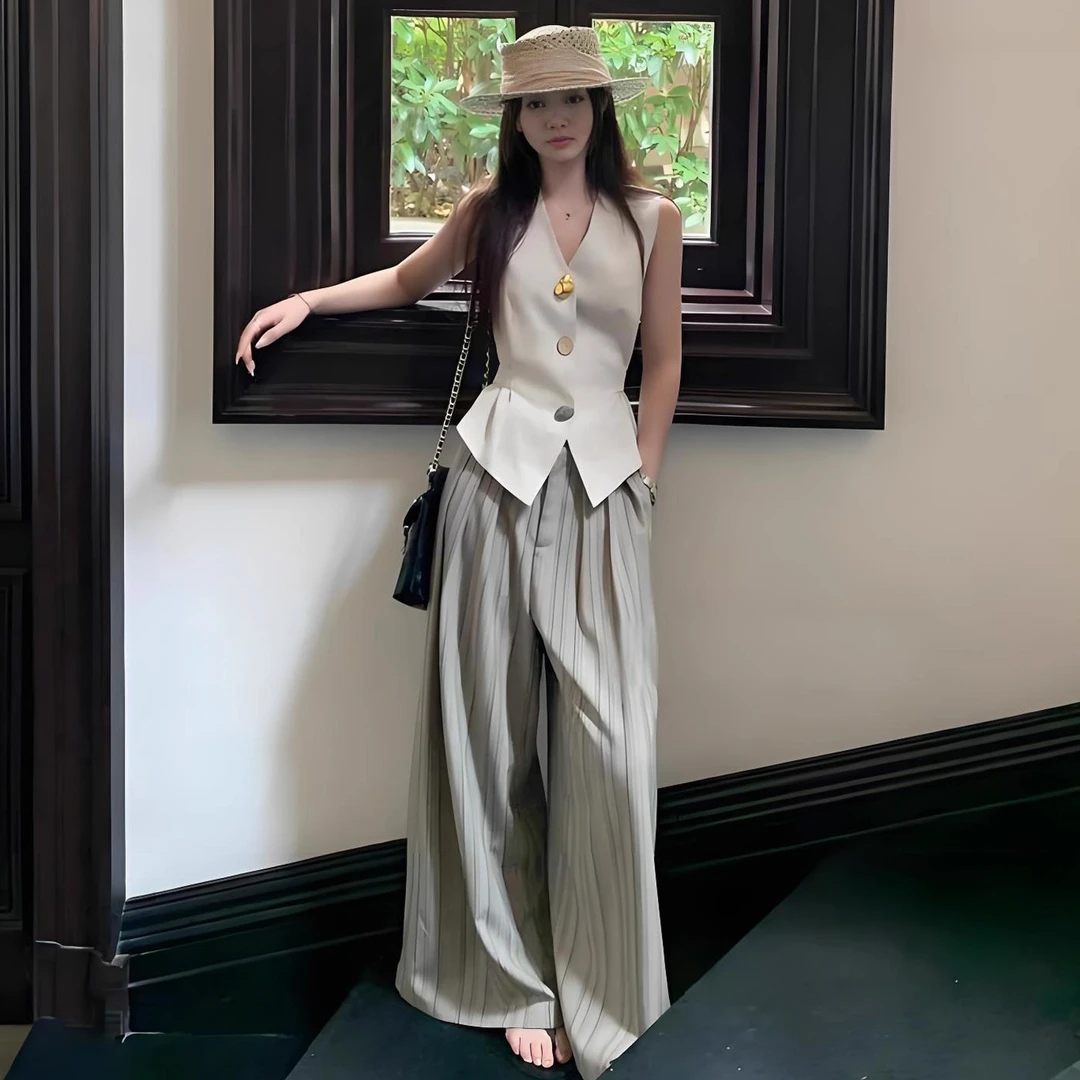 拉夏贝尔高级感时尚套装女气质马甲夏季爆款V领上衣阔腿裤两件套