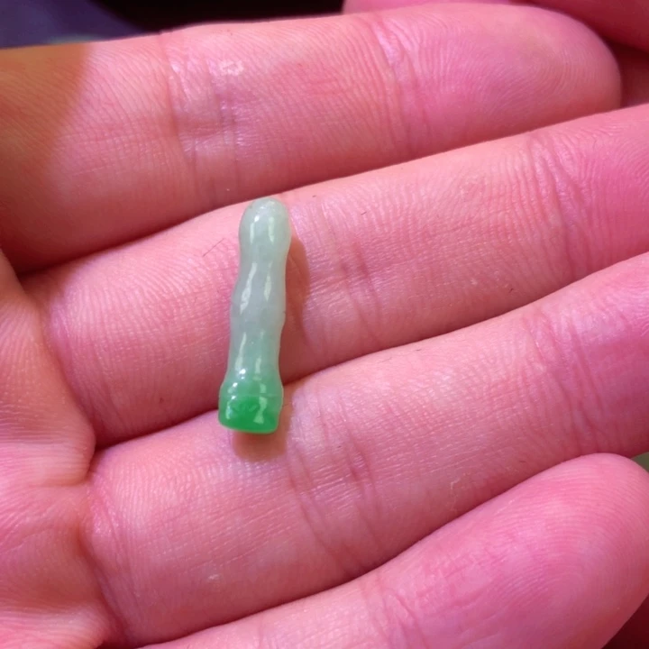 翡翠未镶嵌颈饰天然a货翡翠