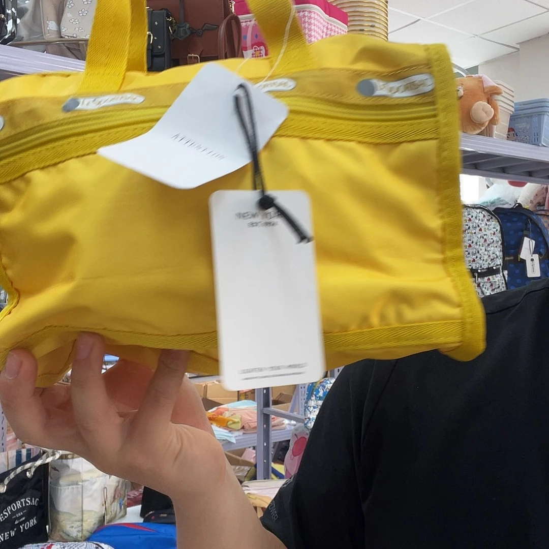 y****PU化妆包等各种产品和