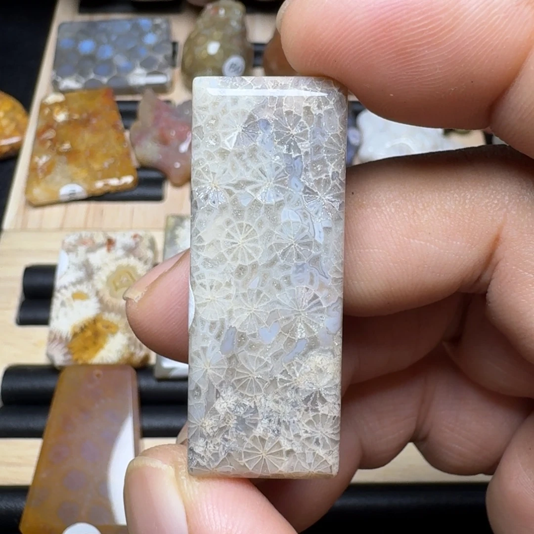 未镶嵌纯天然色有机玉石保真色硅化玉特价无珠无绳一件包邮