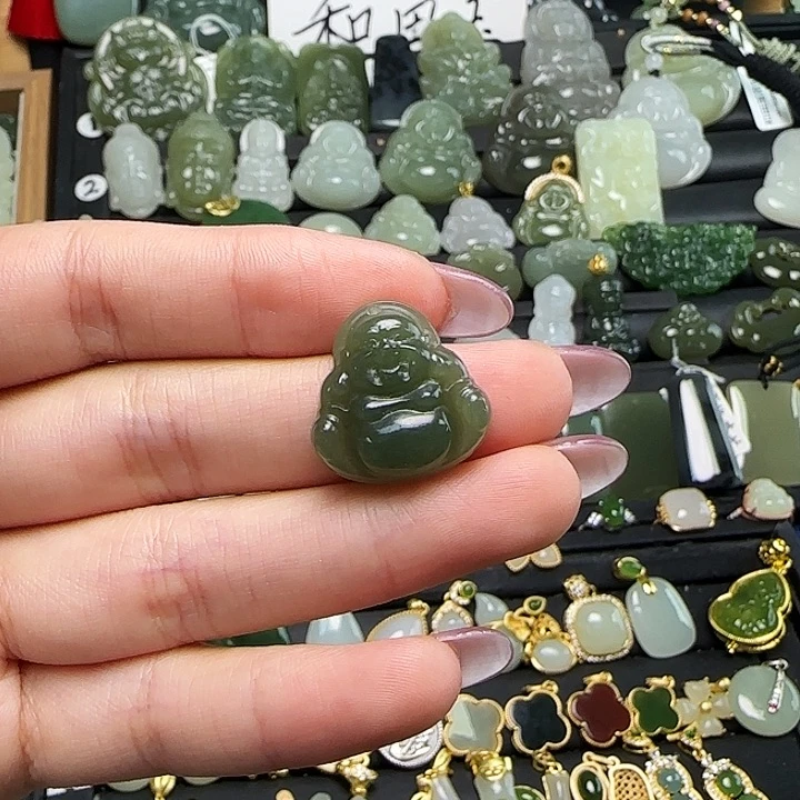 颈饰未镶嵌和田玉