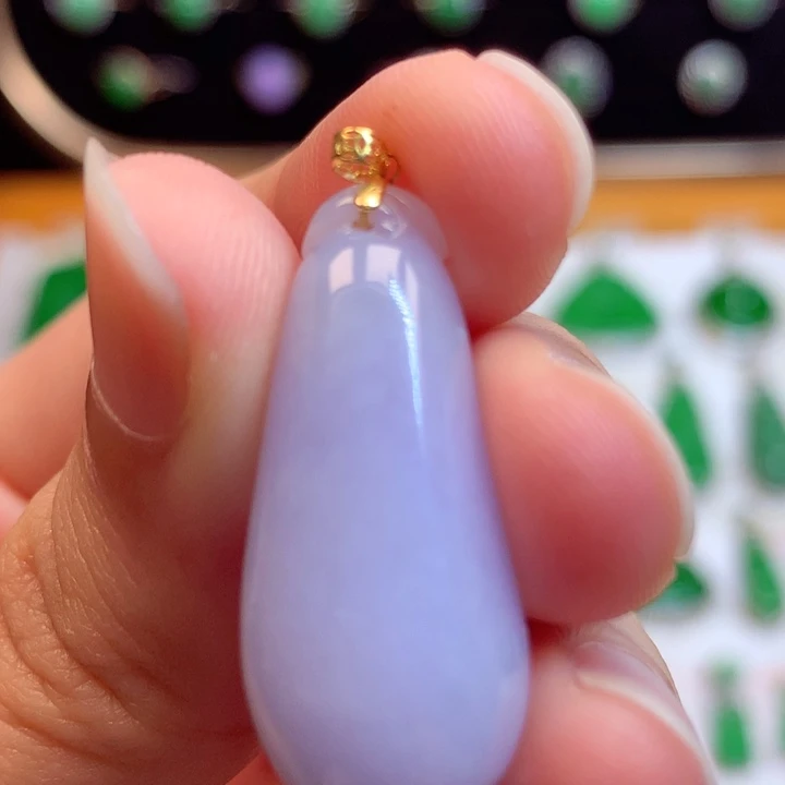 翡翠18K金镶嵌颈饰翡翠