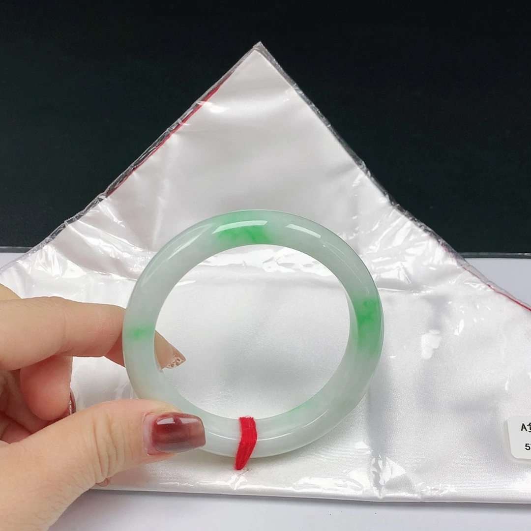 翡翠手镯未镶嵌翡翠531