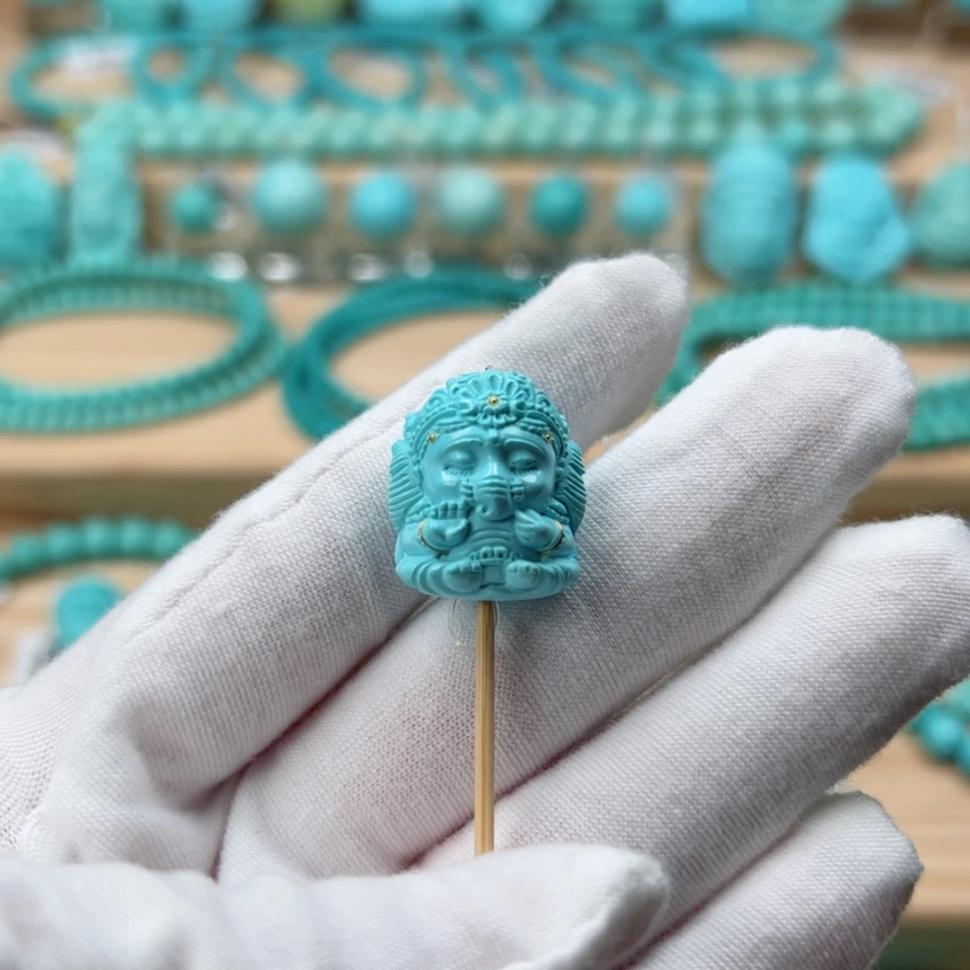 绿松石未镶嵌珠宝奇石