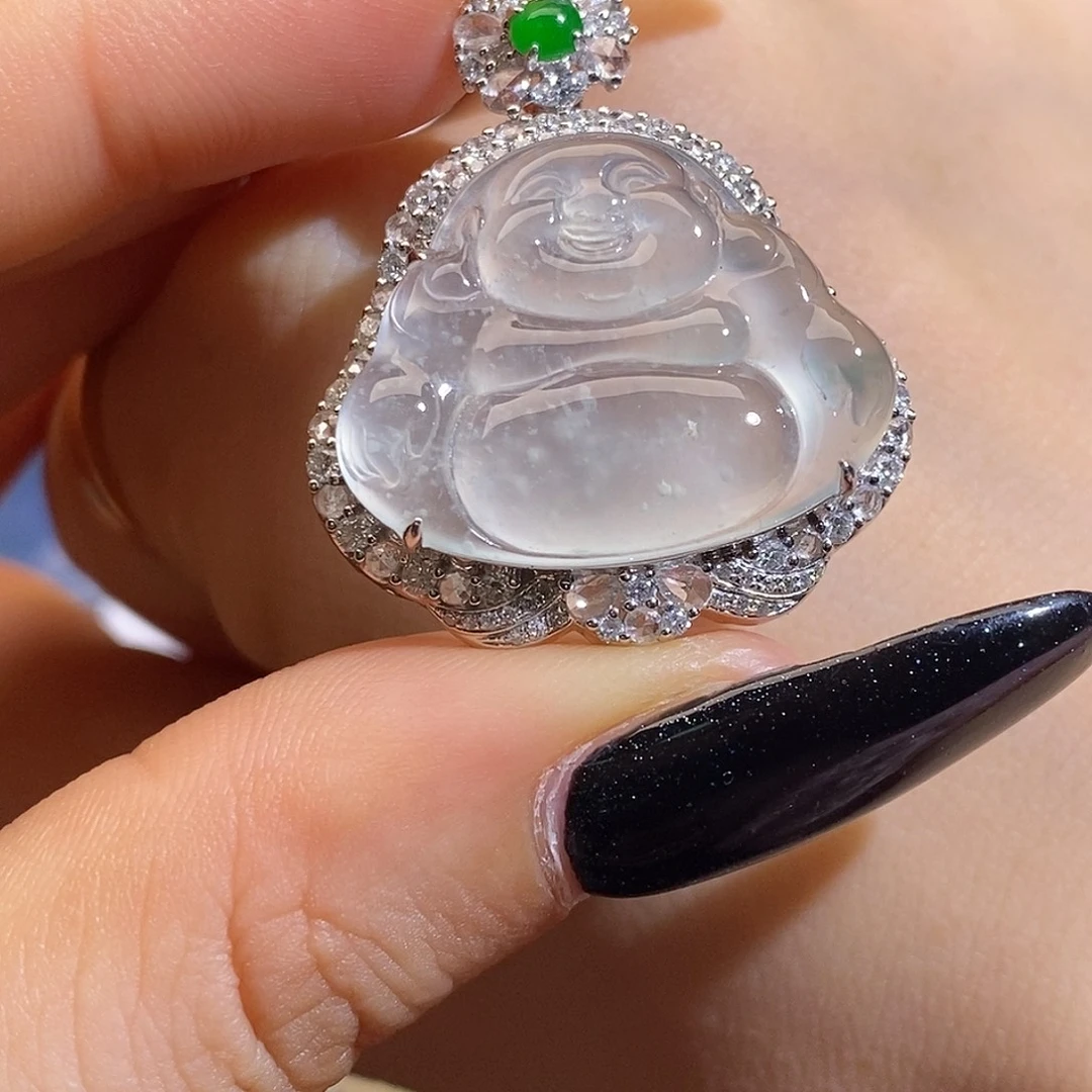 翡翠未镶嵌颈饰佛