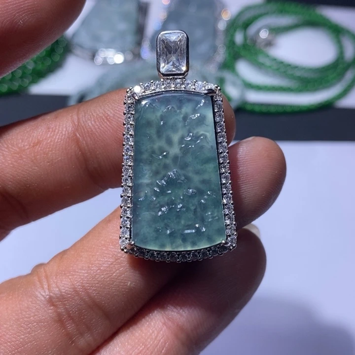 翡翠未镶嵌颈饰天然翡翠