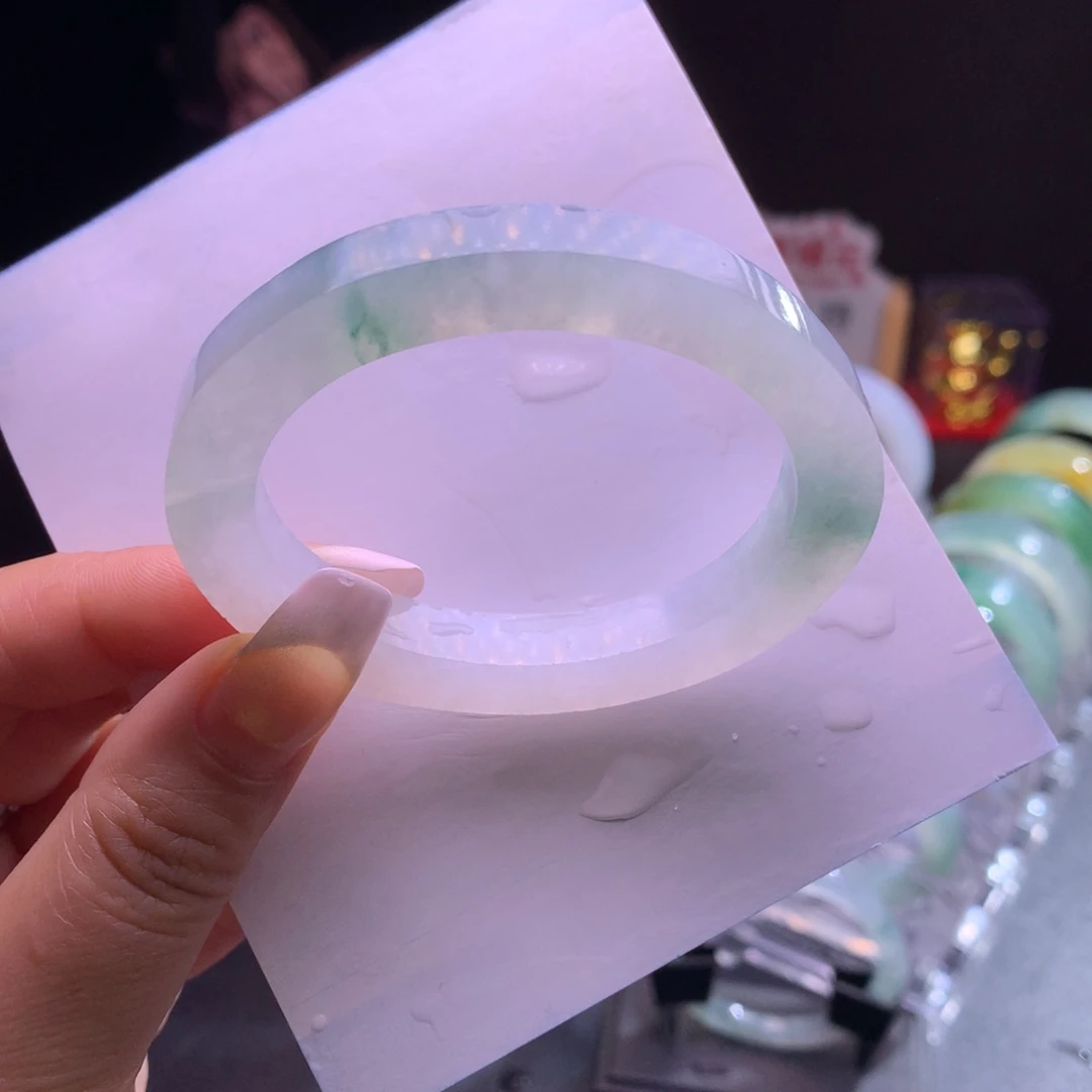 定制翡翠未镶嵌手镯