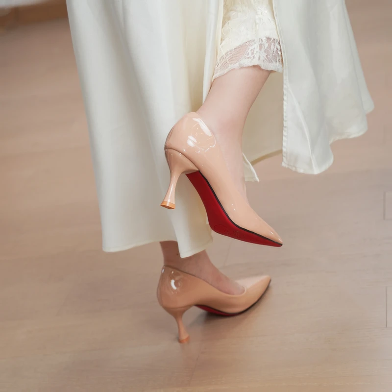 2025早秋新款细跟尖头红底高跟鞋女软底不累脚高级感百搭气质单鞋