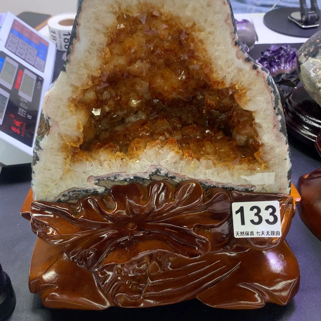 水晶摆件未镶嵌长*娃