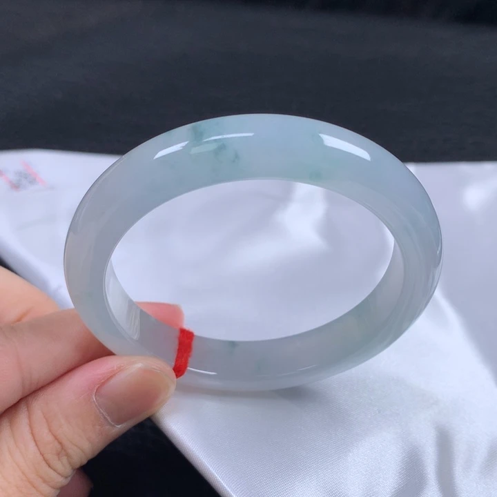 翡翠未镶嵌手镯