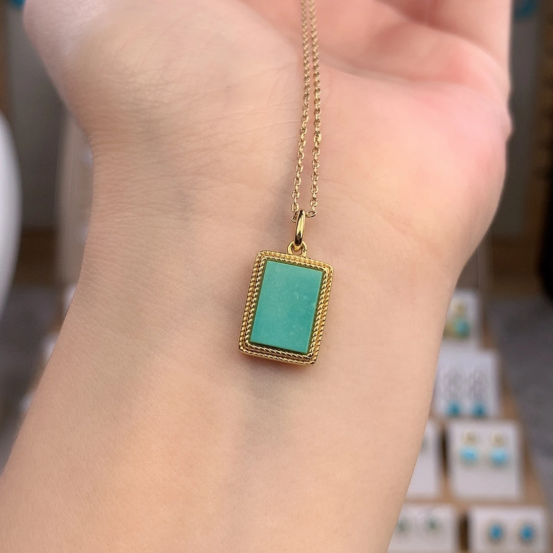 未镶嵌绿松石颈饰