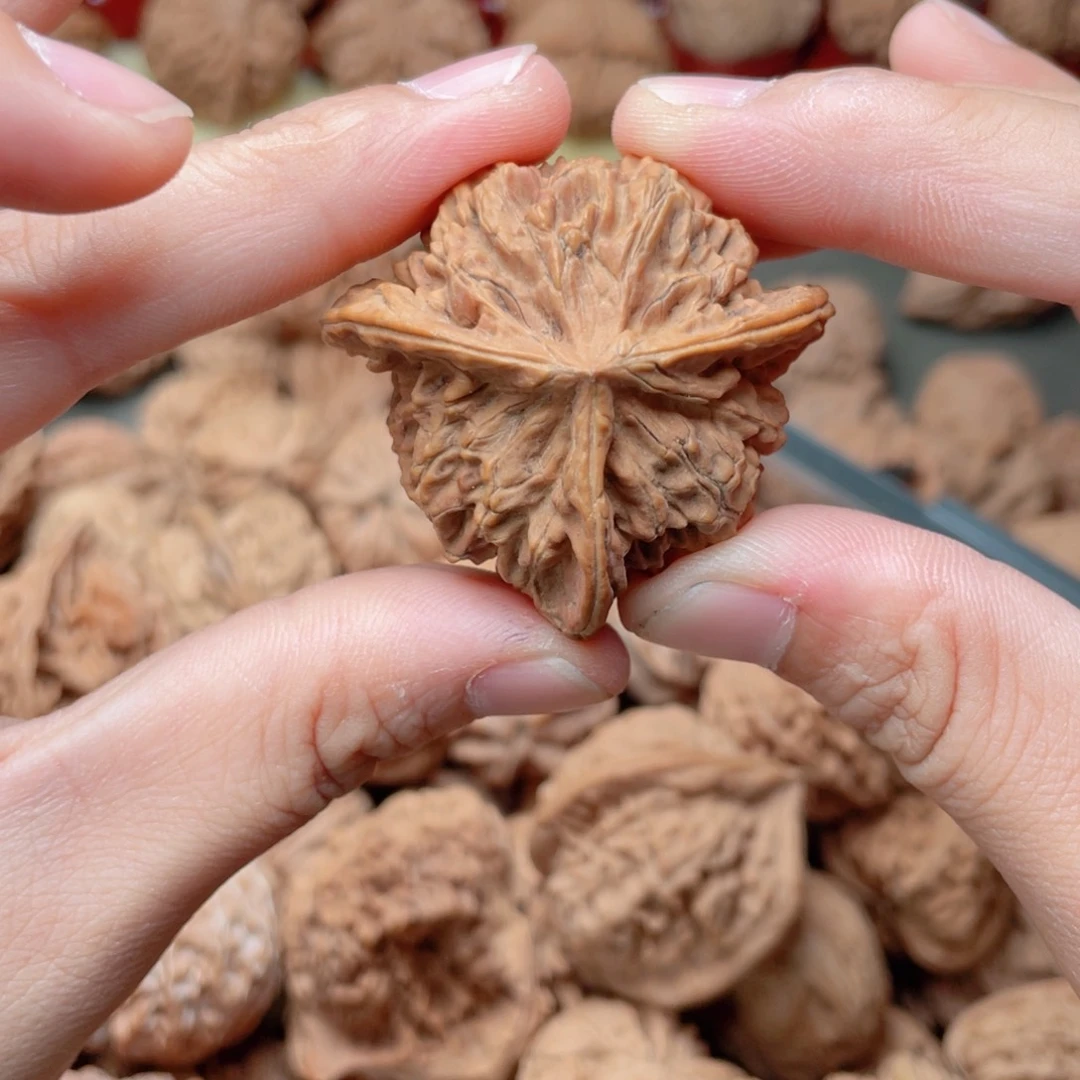 喵***喵文玩核桃吊坠三愣