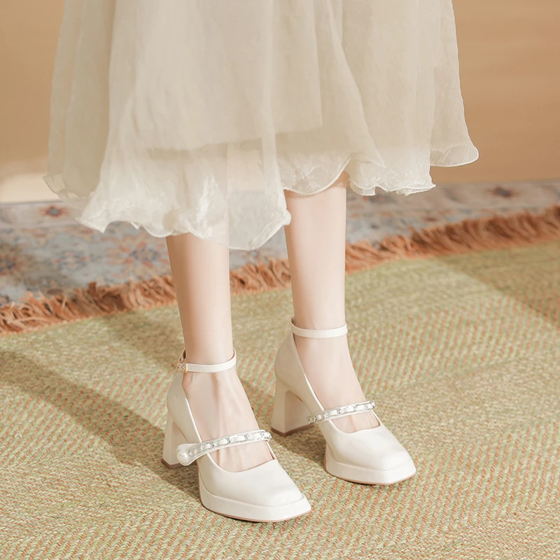 7/9厘米皮面链条珍珠气质玛丽珍2025新款精致搭扣方头伴娘高跟鞋